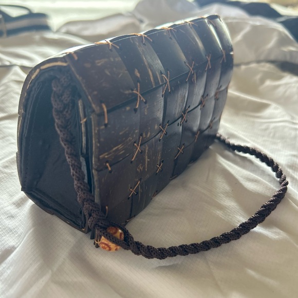 Coconut Shell Handbag - Picture 2 of 2